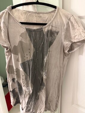 Calvin Klein Jeans Taupe Short Sleeve Tee with Gray Abstract Print